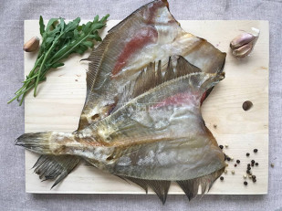 Щука (бабочка) холодного копчения: Камбала ёрш (Мурманская) вяленая