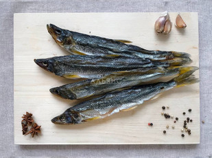 Щука (бабочка) холодного копчения: Корюшка вяленая без икры