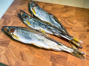 Плотва вяленая: Корюшка без икры вяленая ГОСТ (крупная)