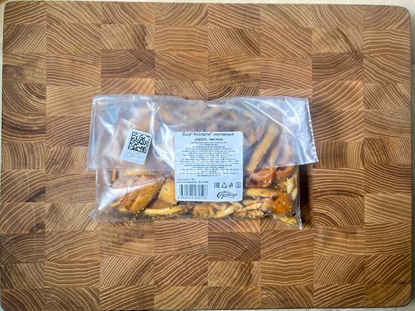 Сыр 150 гр ГОРНЫЙ СЫРОВАР (Ассорти копчёный с укропом и чесноком) в Давыдово