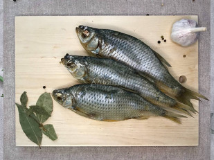 Щука (бабочка) холодного копчения: Красноперка вяленая