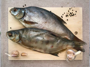 Щука (бабочка) холодного копчения: Лещ цимлянский вяленый